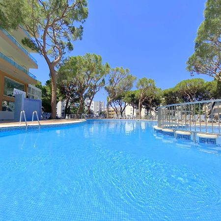 Rentalmar Blue Beach & Pool Салоу Екстер'єр фото